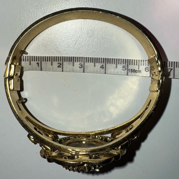 Whiting & Davis Cameo Gold Bangle - Picture 14 of 16